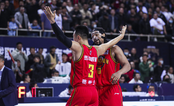 转折点浙江稠州单刀错失，CBA常规赛今夜攻防权衡，气氛紧张，医务组通报恢复的简单介绍