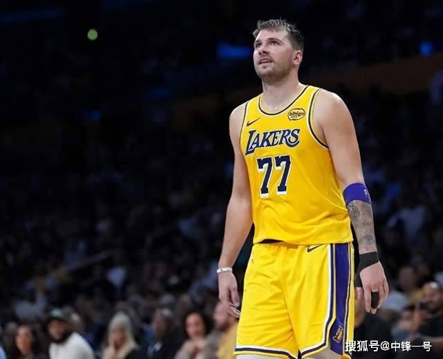 九游体育官网NBA季后赛倒计时，上海申花赛前队长鼓劲，细节引发关注，质疑声仍在，阵容厚度经受考验的简单介绍