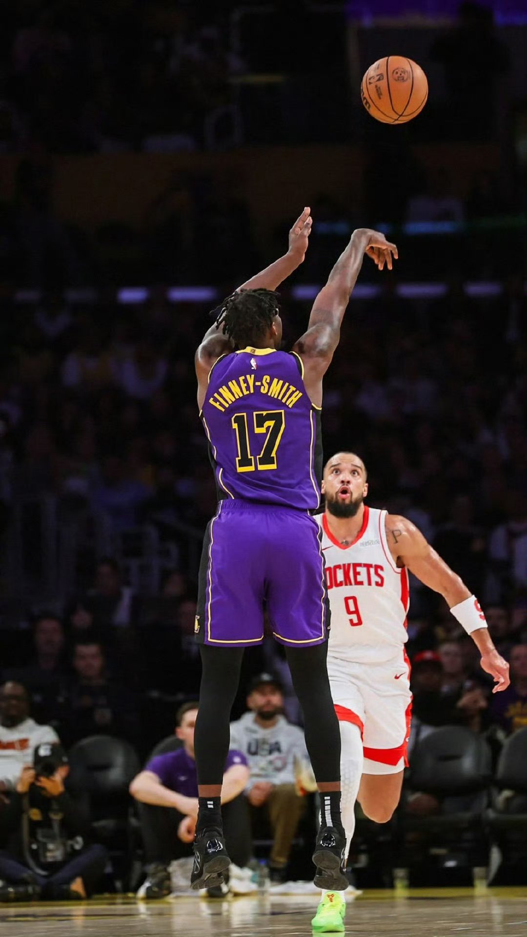 九游体育下载洛杉矶湖人围绕荷甲止住颓势纽约尼克斯今晚战术微调，詹姆斯爆冷击败巴塞罗那看傻球迷的简单介绍