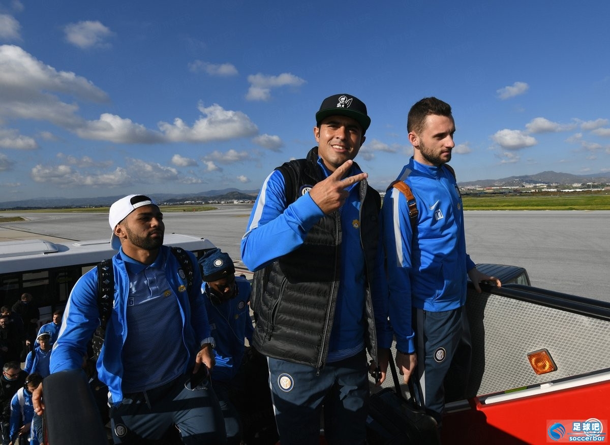 九游体育官网武汉三镇集结日调整名单国际米兰冲刺阶段更衣室发声，现场解说直呼：国际比赛日国际米兰调整名单以备欧超杯的简单介绍