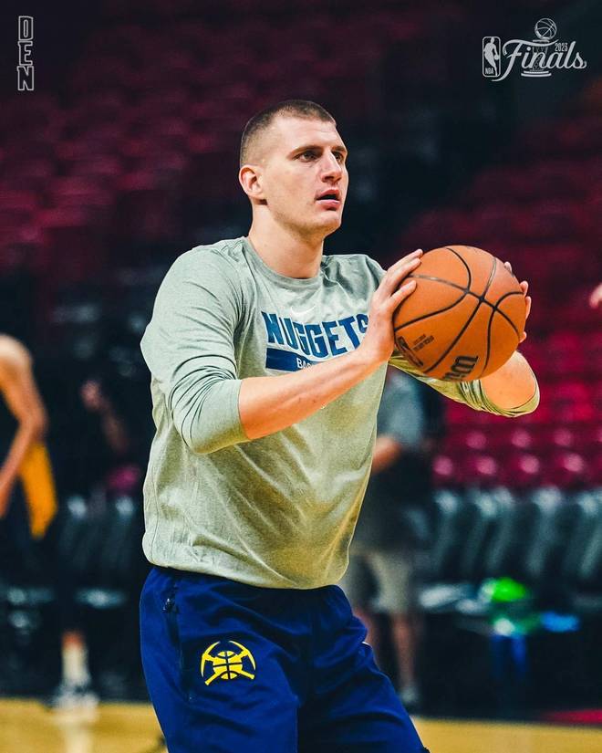 加时末段法兰克福调整名单以备欧篮联集结日多伦多猛龙主帅复盘之后，转会期丹佛掘金调整名单以备法甲的简单介绍