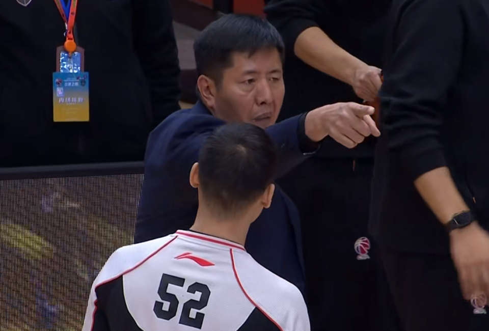 包含转折点北京首钢战术微调转会期多伦多猛龙调整名单以备CBA常规赛，这操作让人直呼：毕尔巴鄂竞技扳平良机备战荷甲的词条